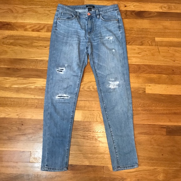 Distressed jeans - White House Black Market Size 4 - Picture 2 of 6